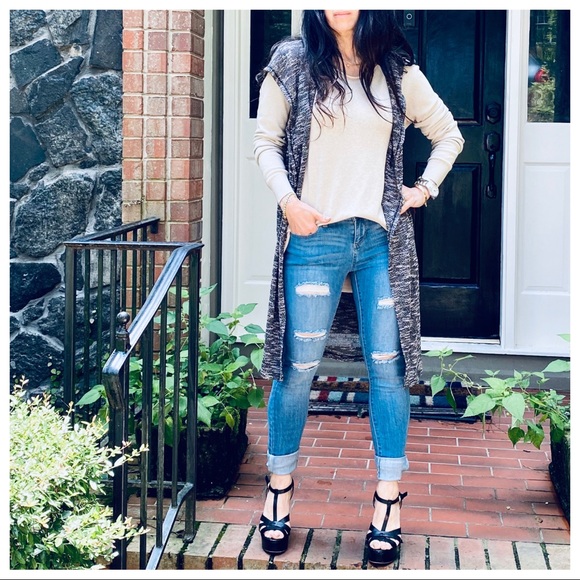 Slightly distressed skinny great fitting jeans - Picture 5 of 12